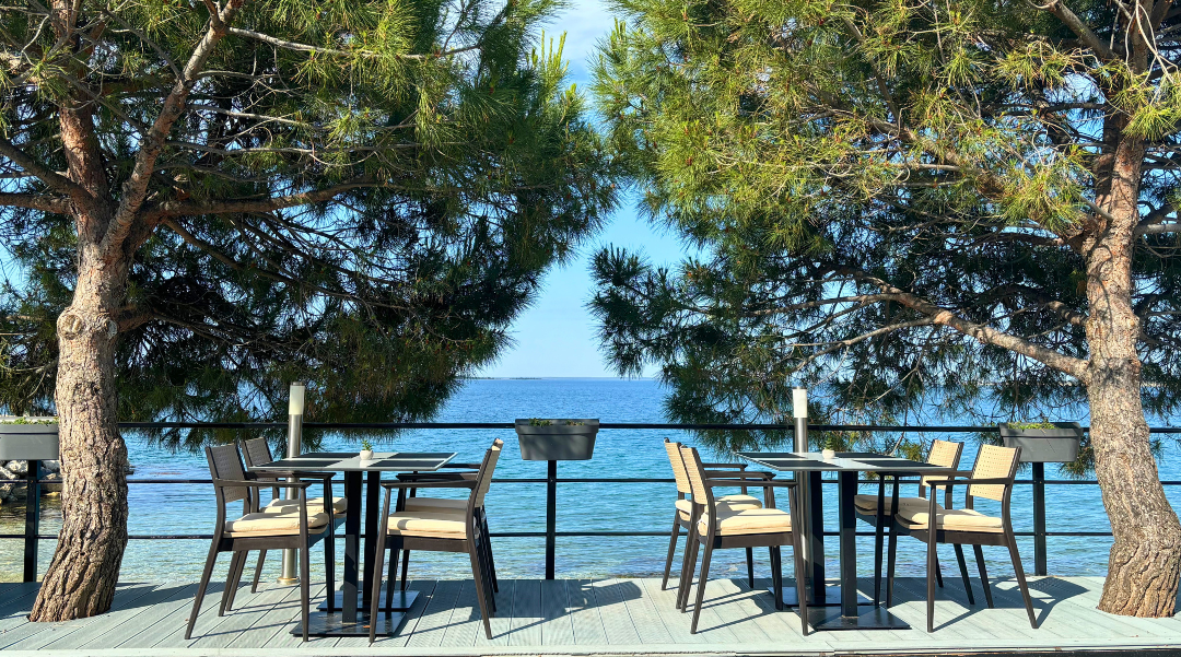 Terasa Lungo Mare uz more, Mandre